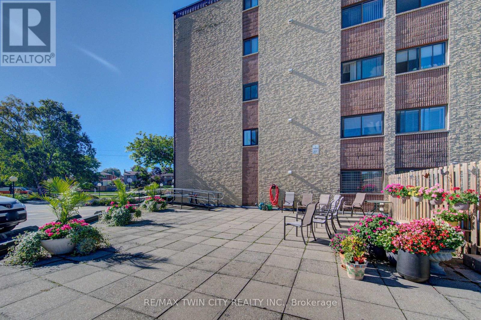 205 - 380 Champlain Boulevard Property Photo 32