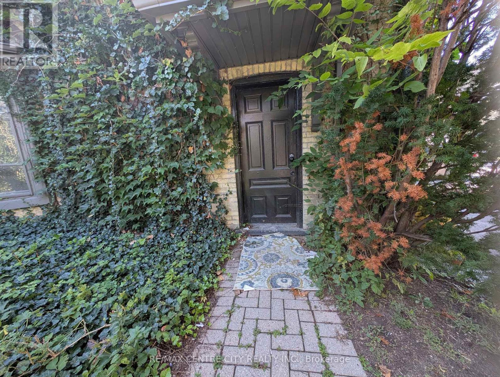 4 - 474 King Street Property Photo 1