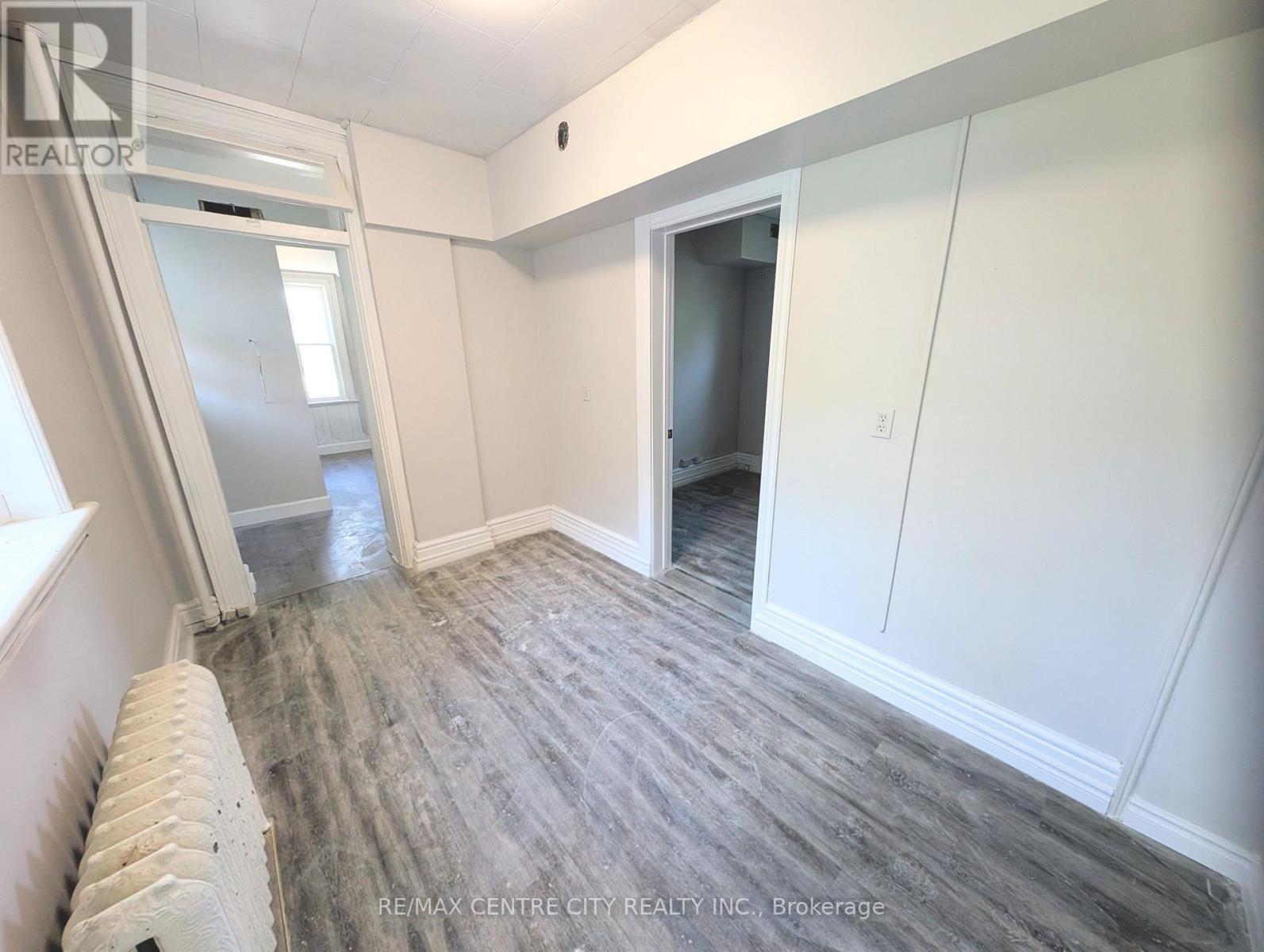 4 - 474 King Street Property Photo 2
