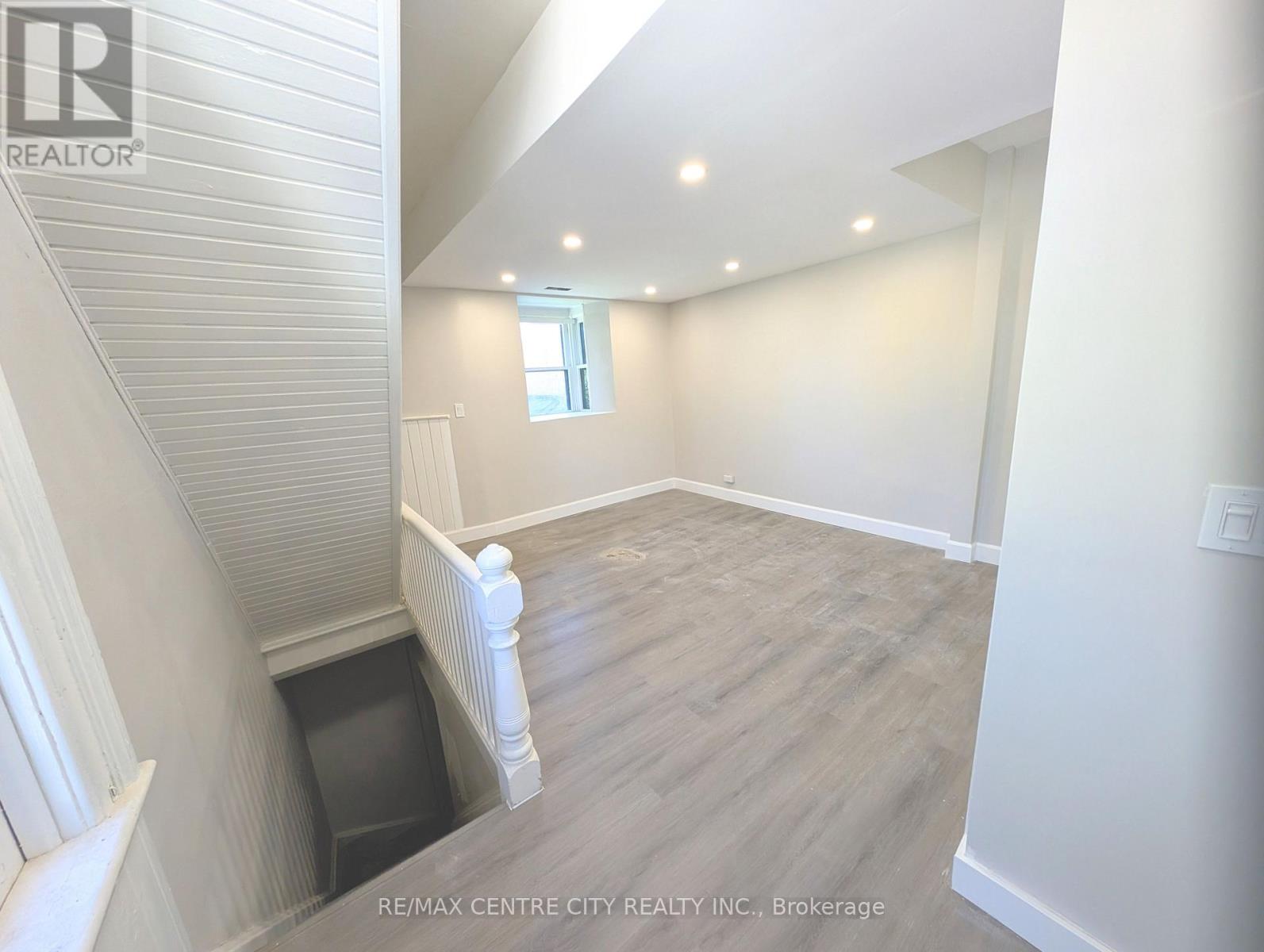 4 - 474 King Street Property Photo 11