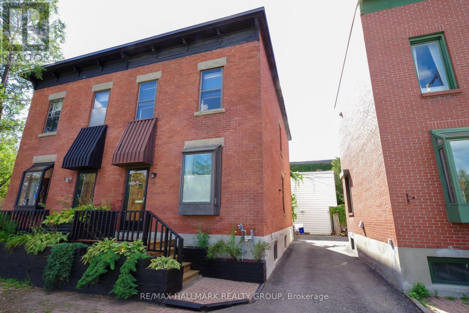 88 King Edward Avenue Property Photo 1