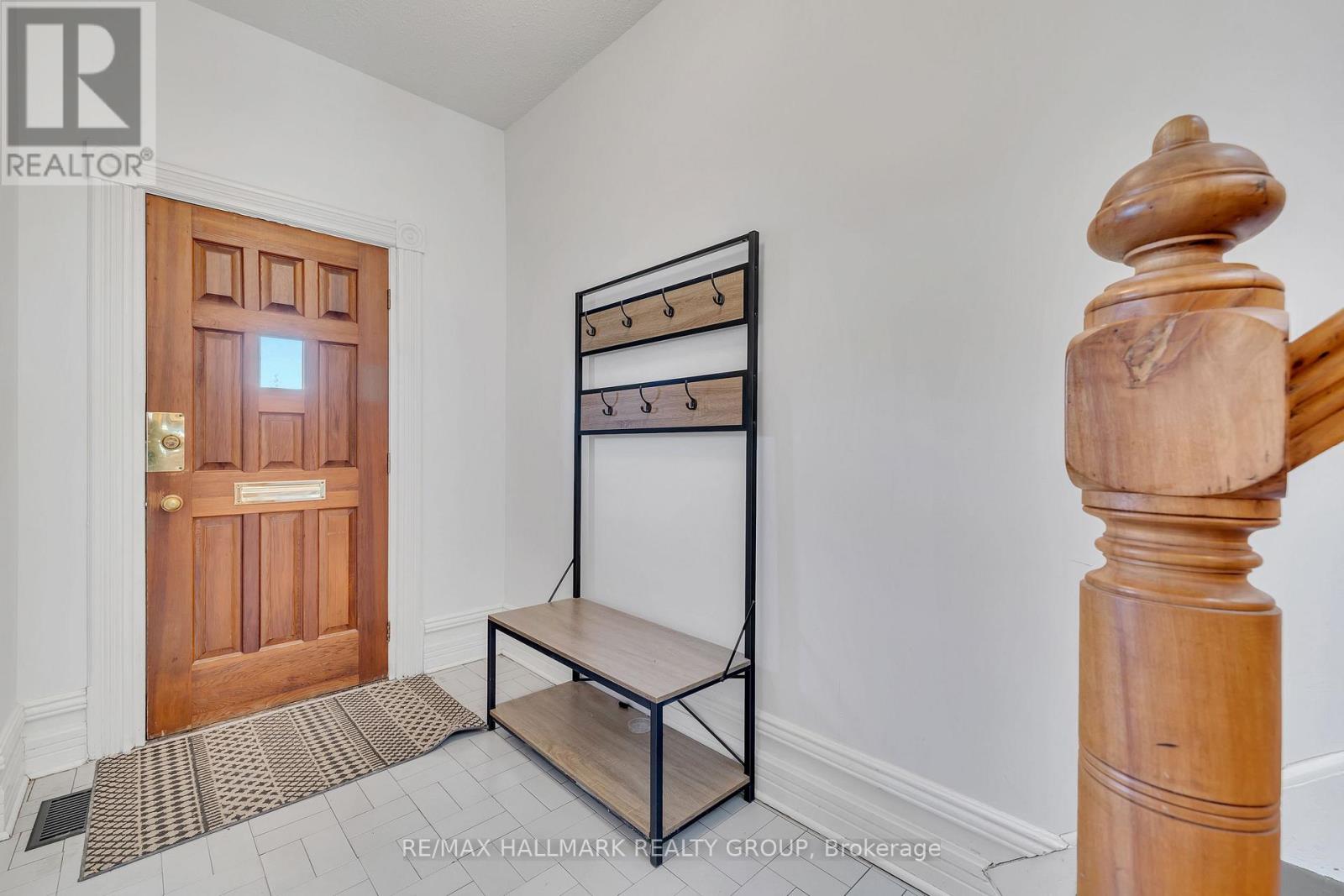 88 King Edward Avenue Property Photo 3