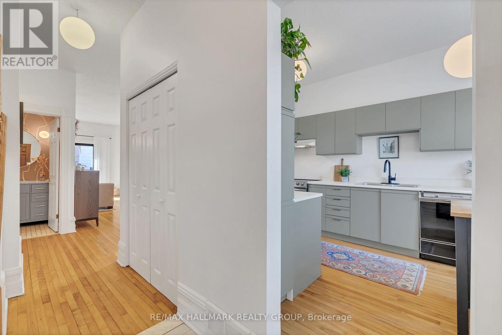 88 King Edward Avenue Property Photo 5