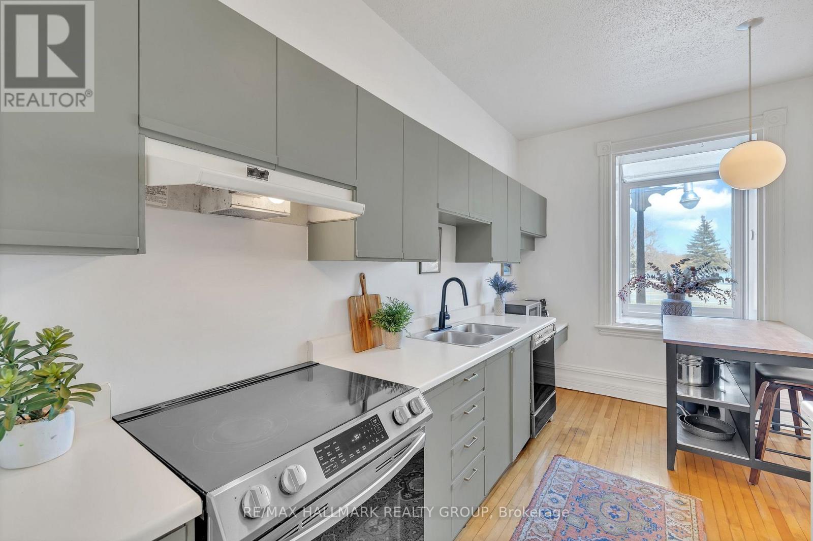 88 King Edward Avenue Property Photo 20