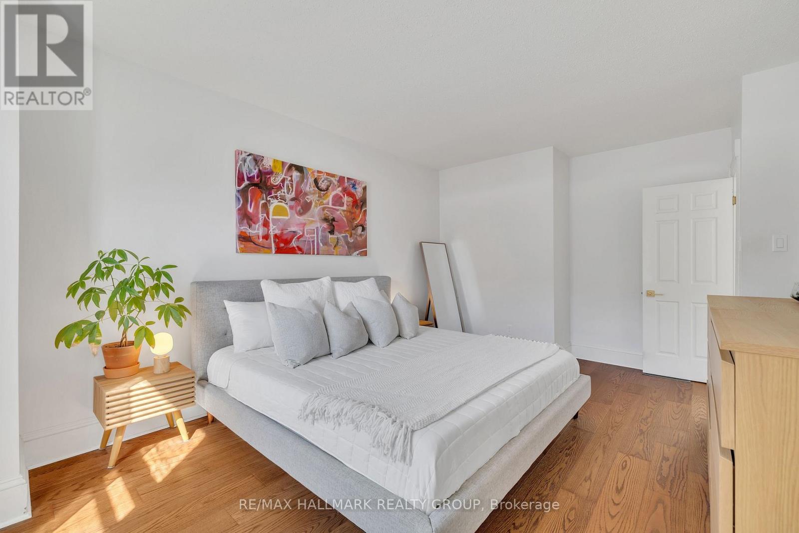 88 King Edward Avenue Property Photo 33