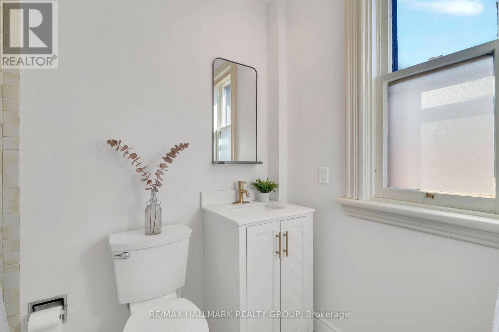 88 King Edward Avenue Property Photo 34