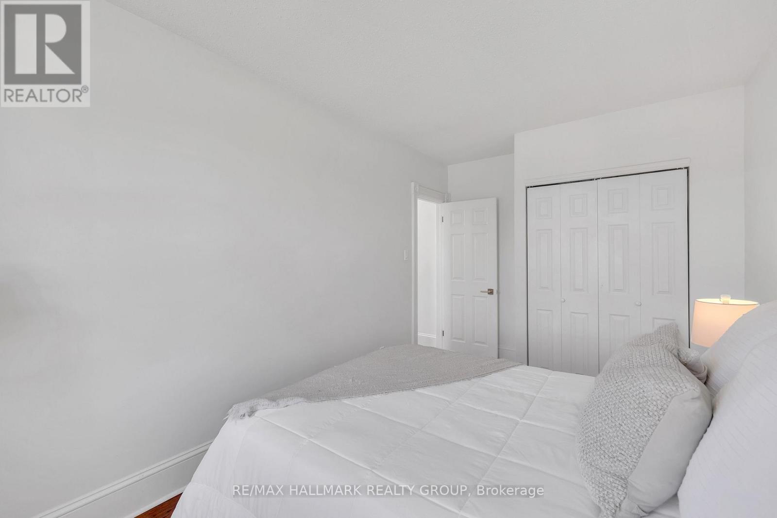 88 King Edward Avenue Property Photo 36