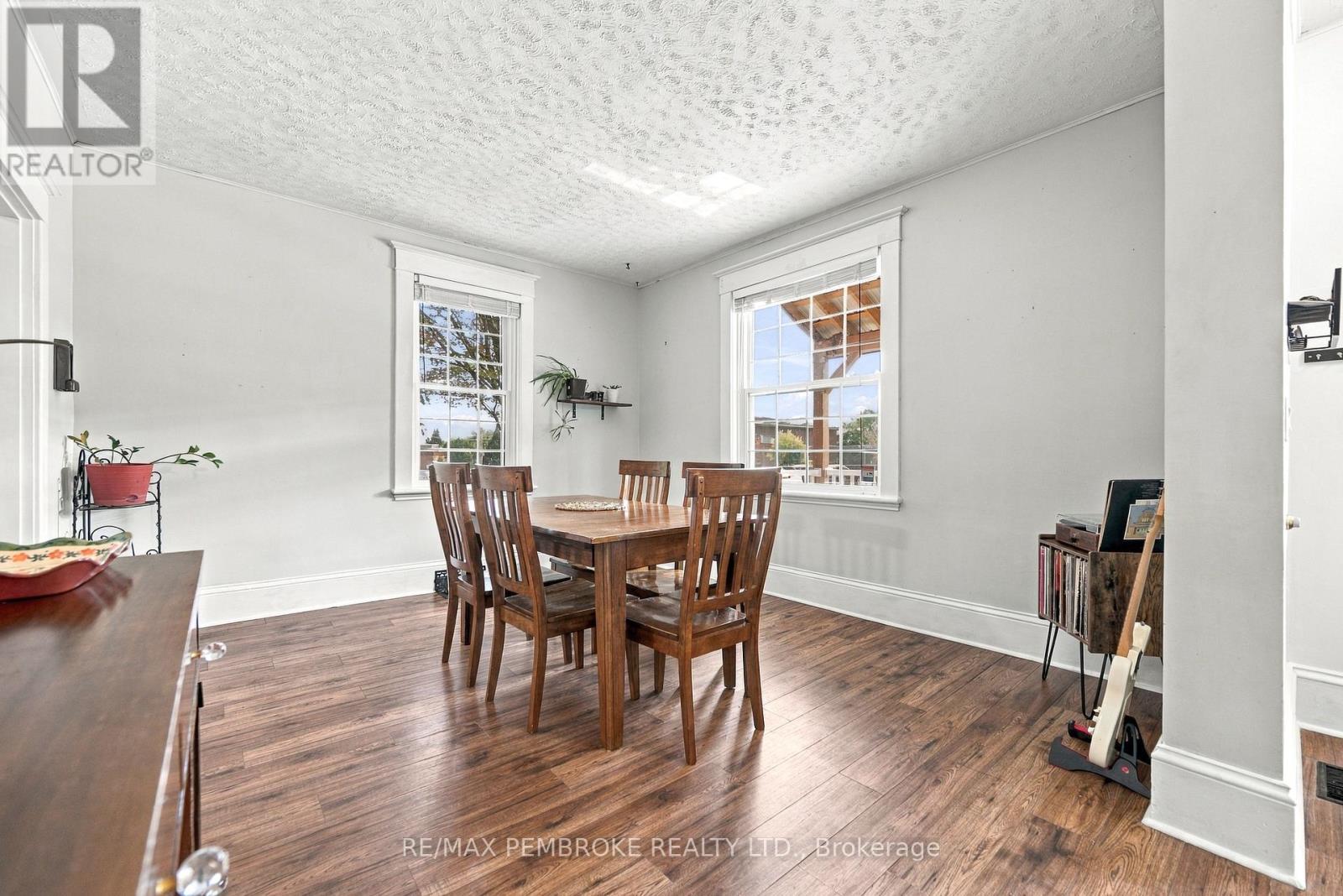 296 First Avenue N Property Photo 8