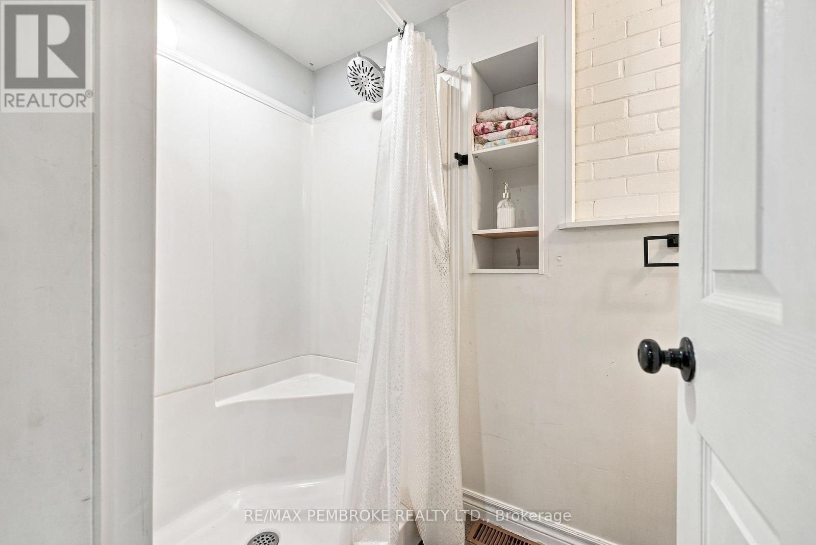 296 First Avenue N Property Photo 23