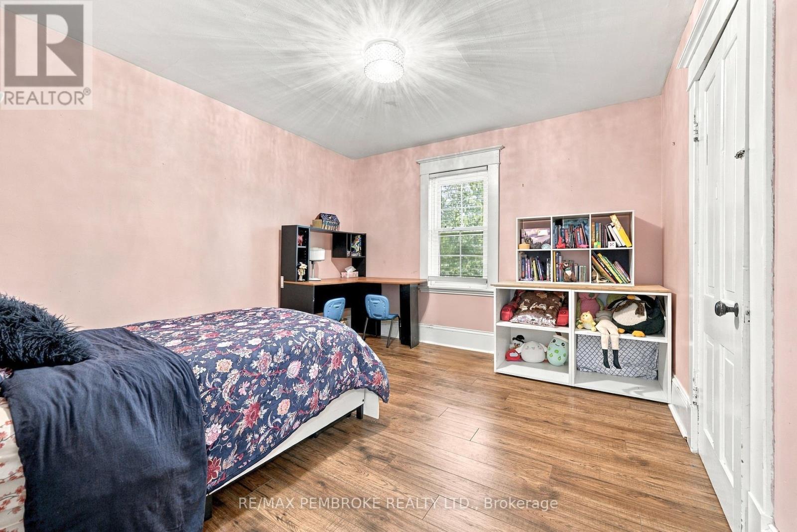 296 First Avenue N Property Photo 28