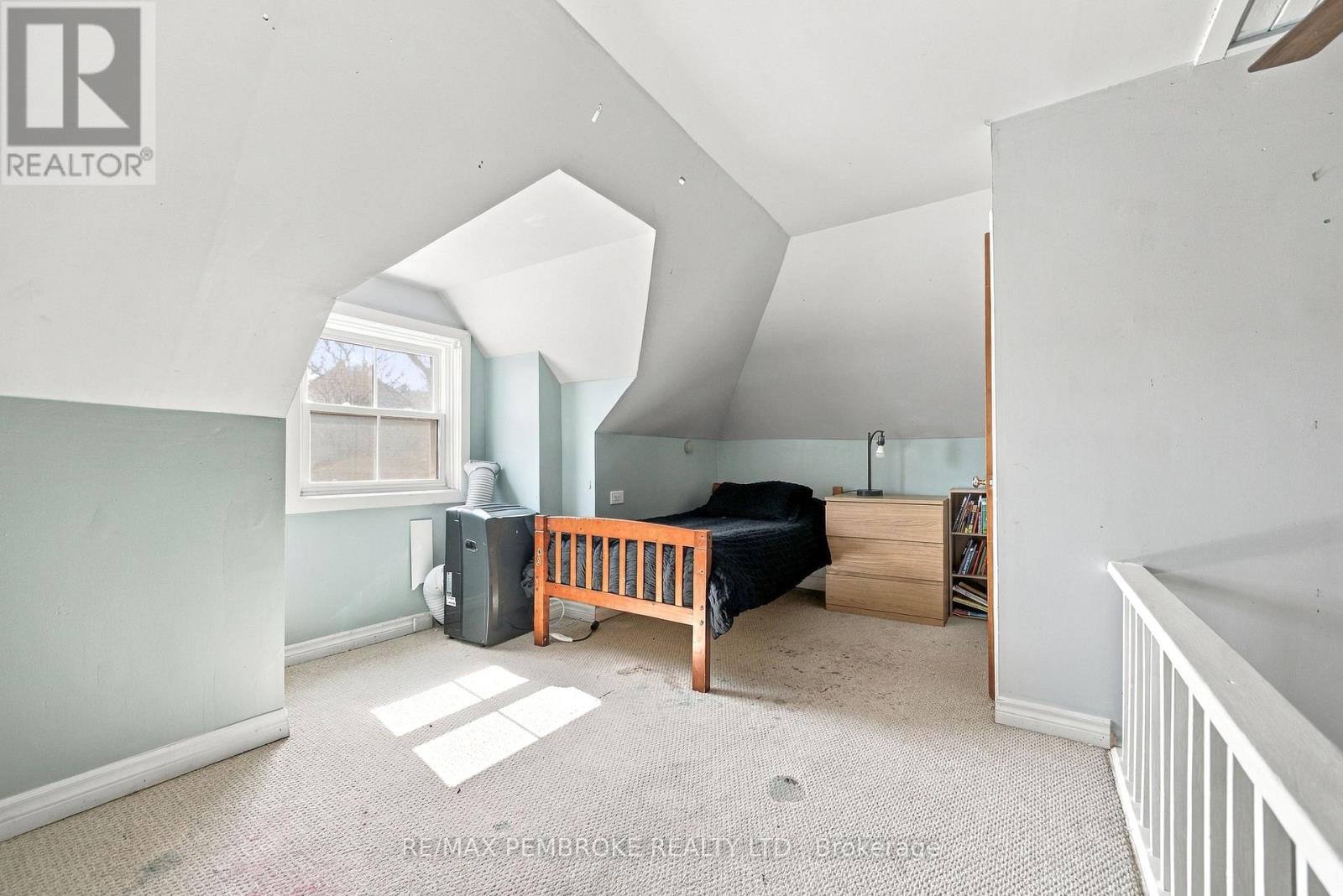 296 First Avenue N Property Photo 37