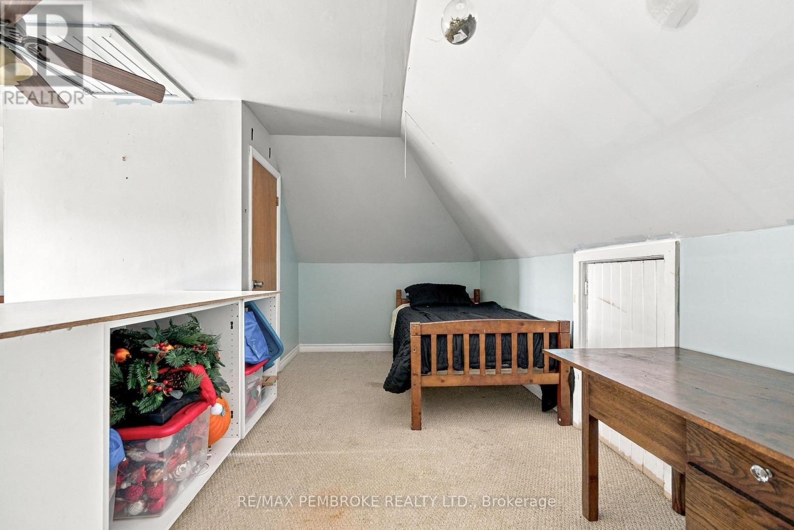296 First Avenue N Property Photo 39