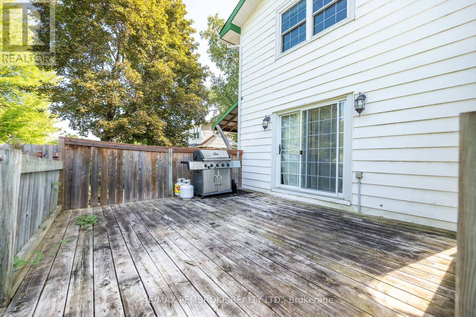 296 First Avenue N Property Photo 44
