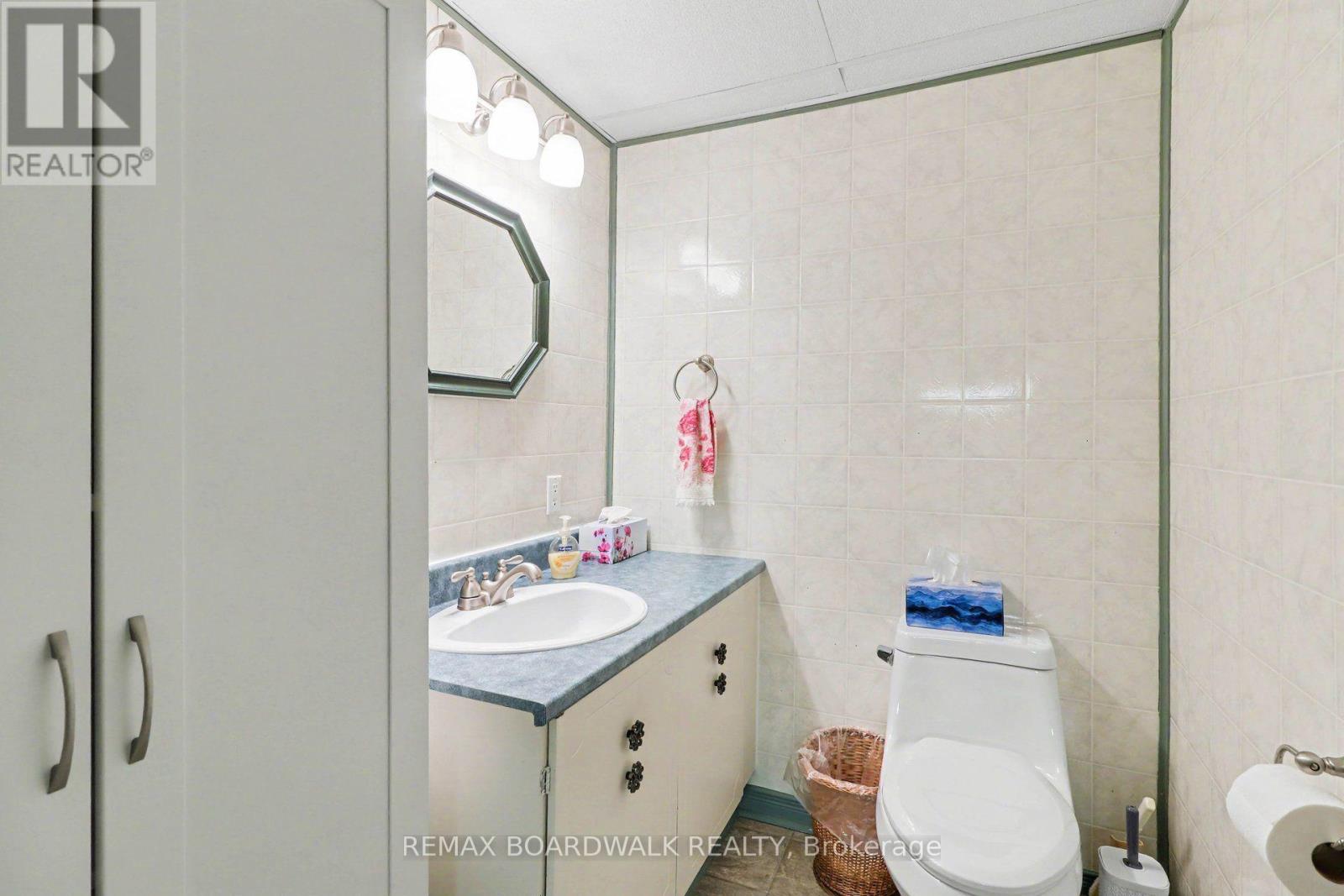 389 Hatfield Crescent Property Photo 32