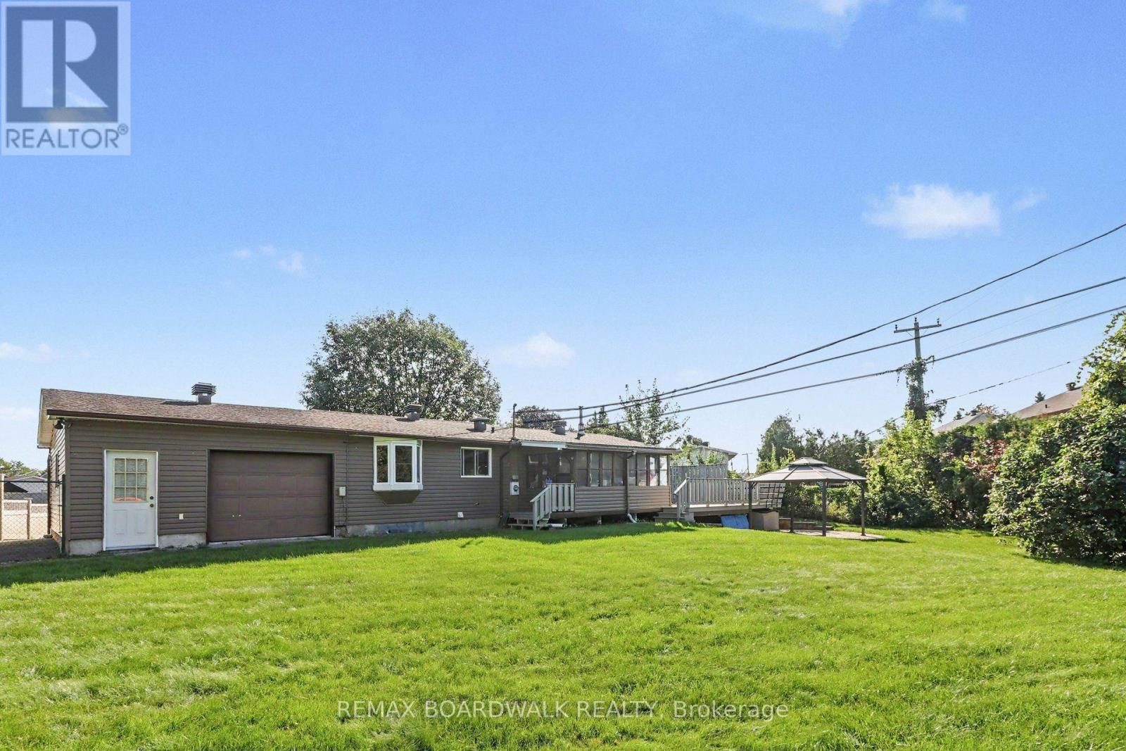 389 Hatfield Crescent Property Photo 38