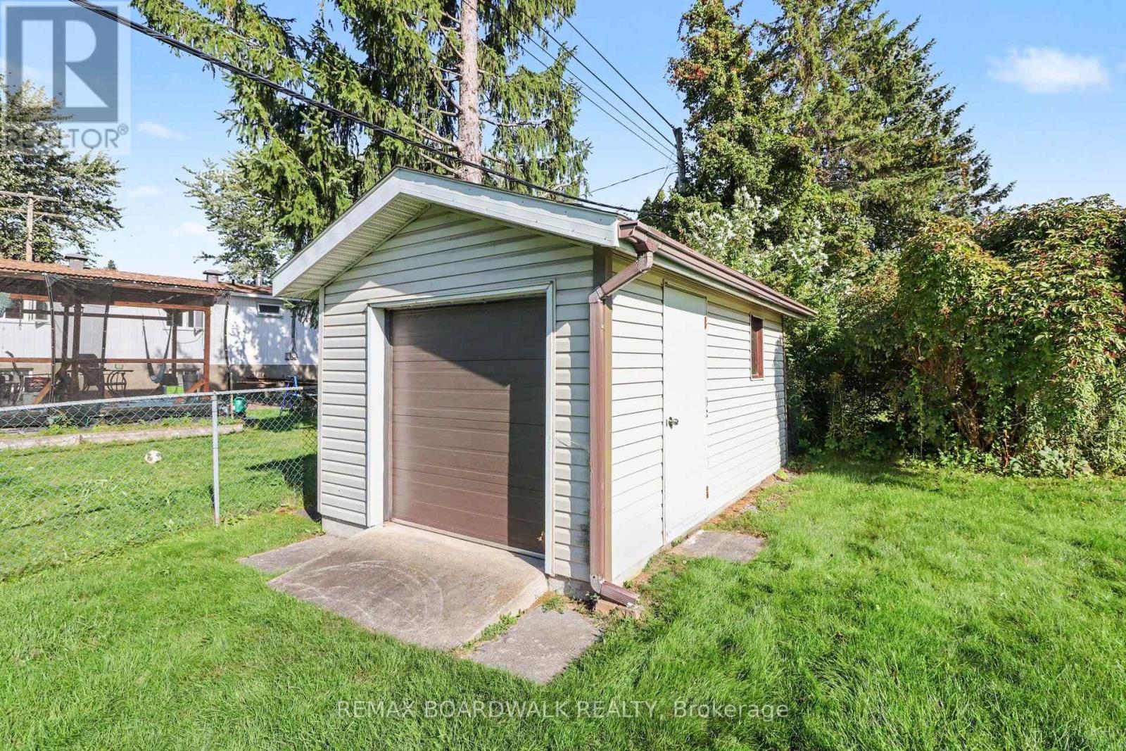 389 Hatfield Crescent Property Photo 39