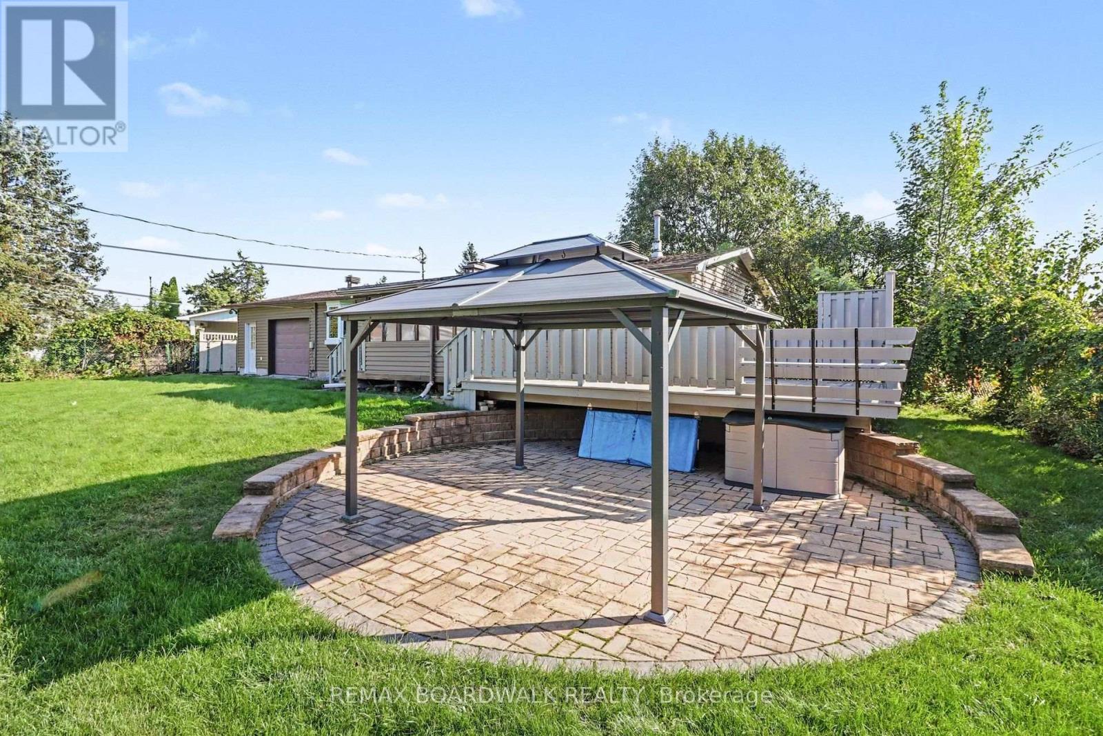 389 Hatfield Crescent Property Photo 44