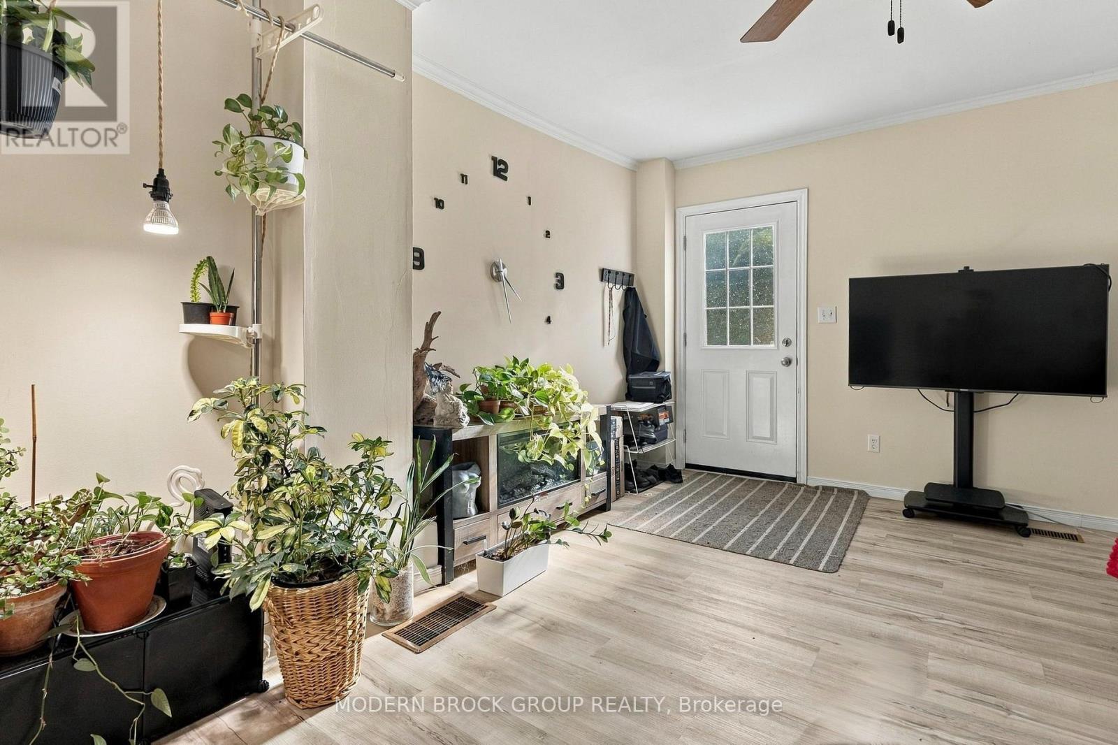 7 Elm Street Property Photo 4