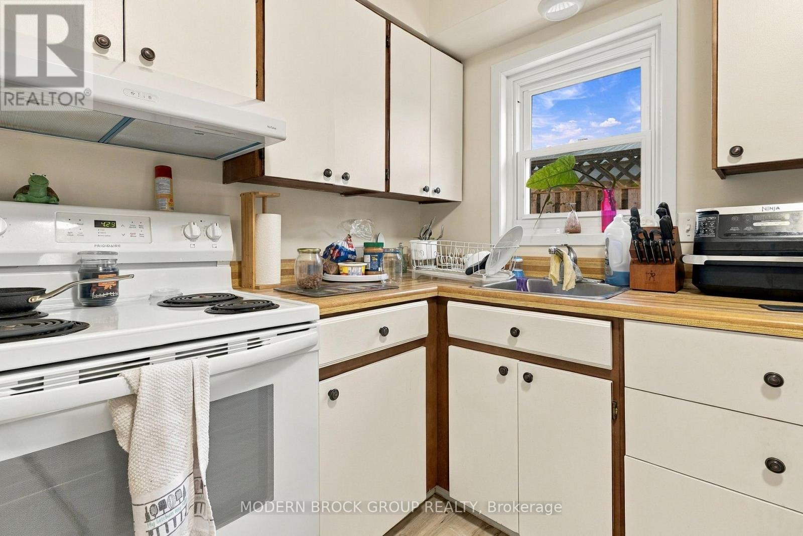 7 Elm Street Property Photo 8