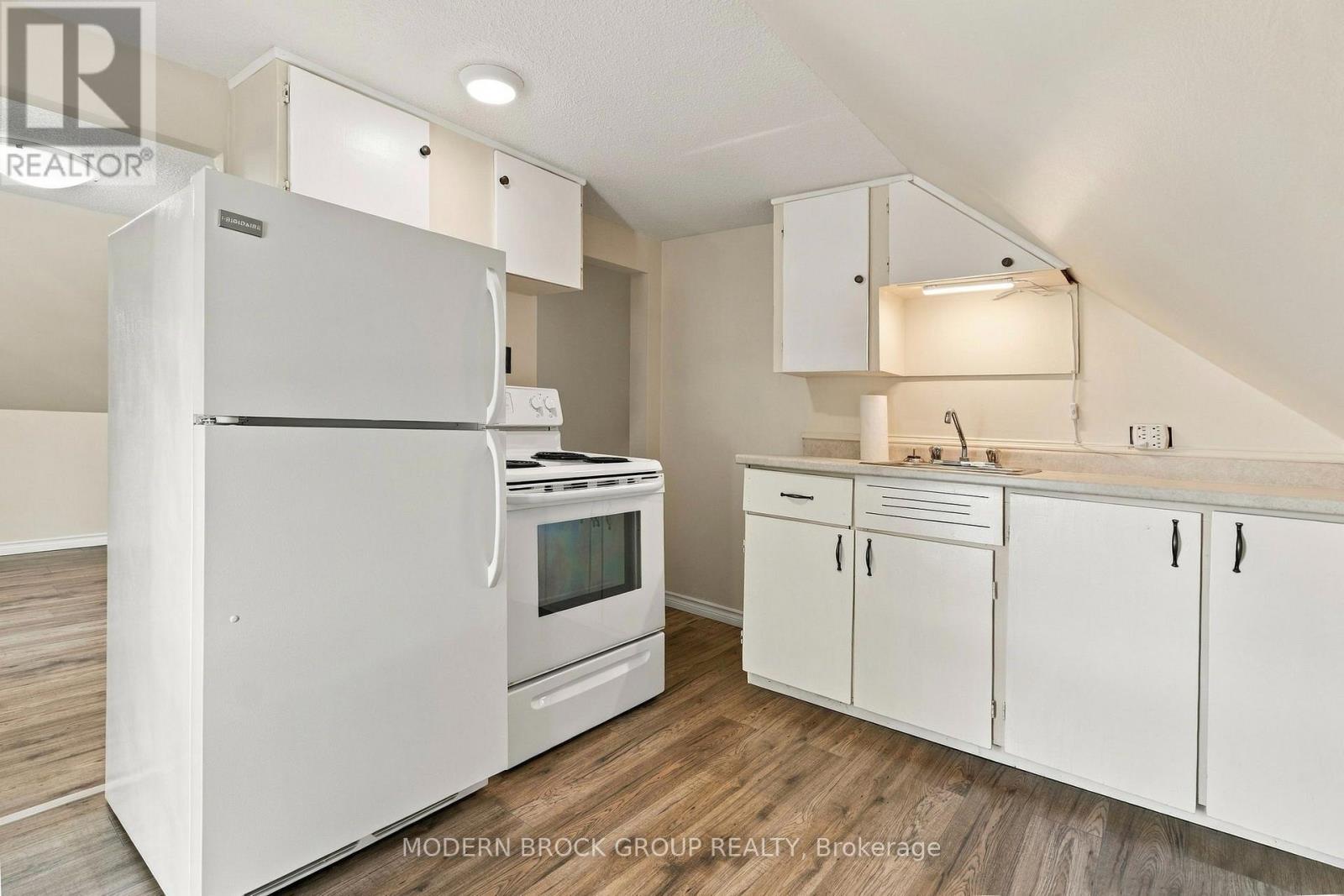 7 Elm Street Property Photo 15