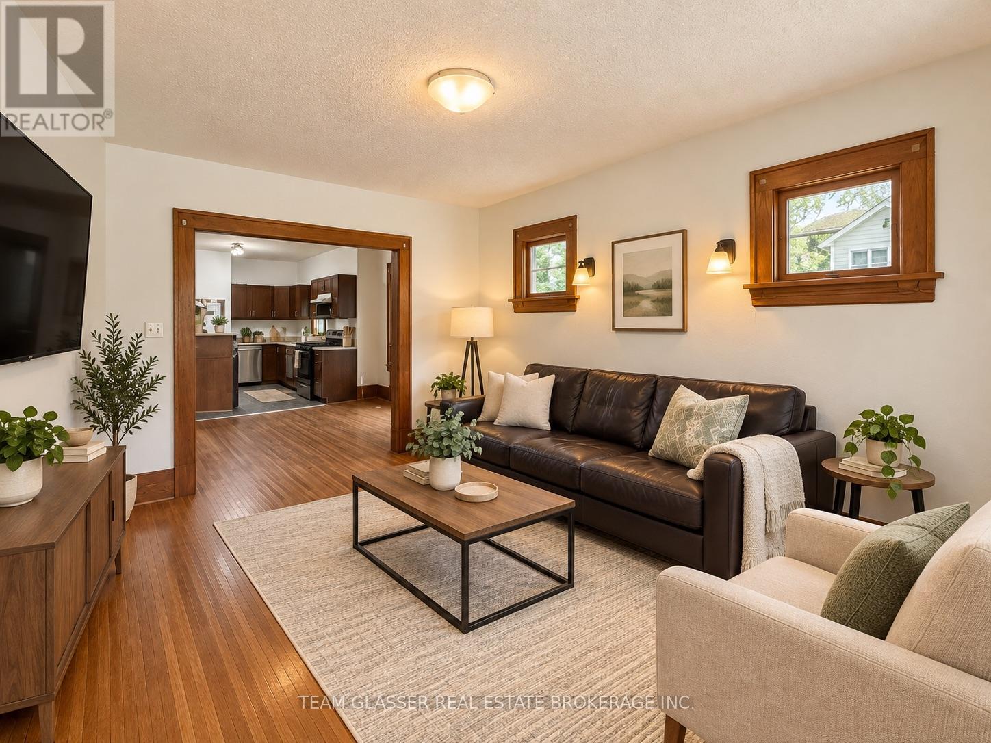 Upper - 884 Trafalgar Street Property Photo 6