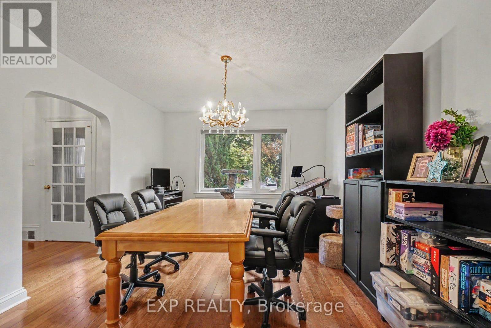 105 Donald Street Property Photo 4