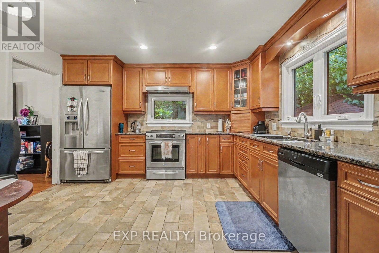 105 Donald Street Property Photo 5