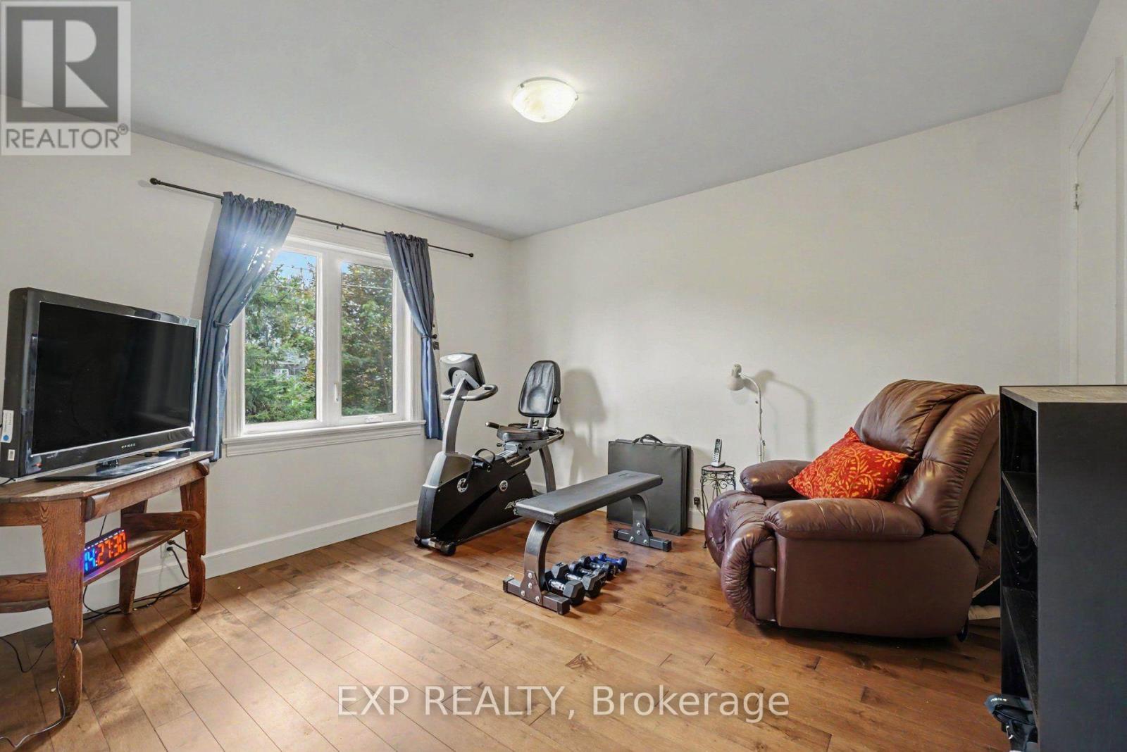 105 Donald Street Property Photo 10