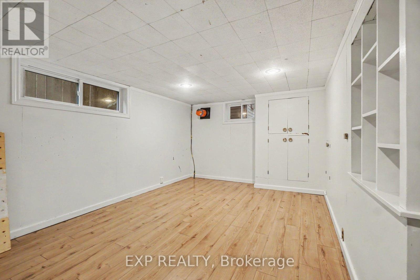 105 Donald Street Property Photo 12