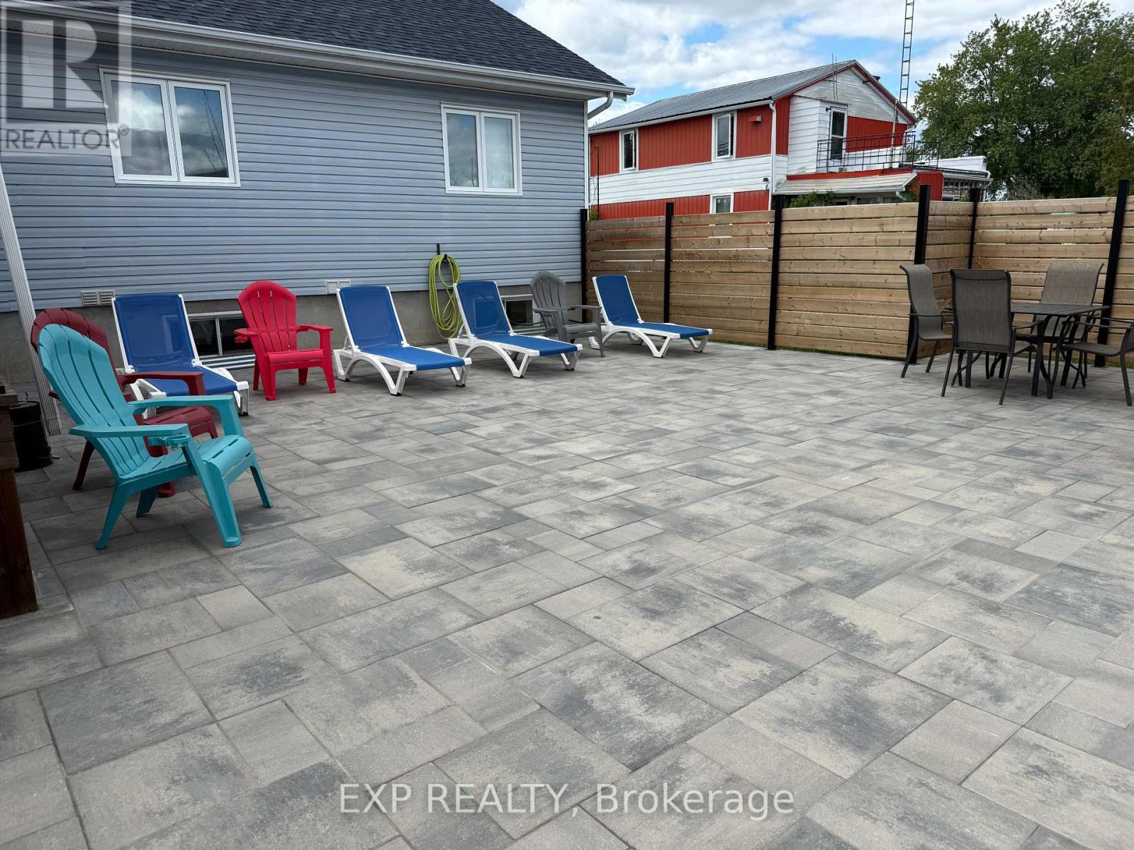 213 Longueuil Street Property Photo 8