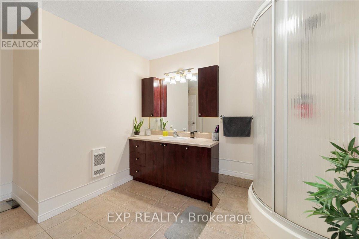 213 Longueuil Street Property Photo 32