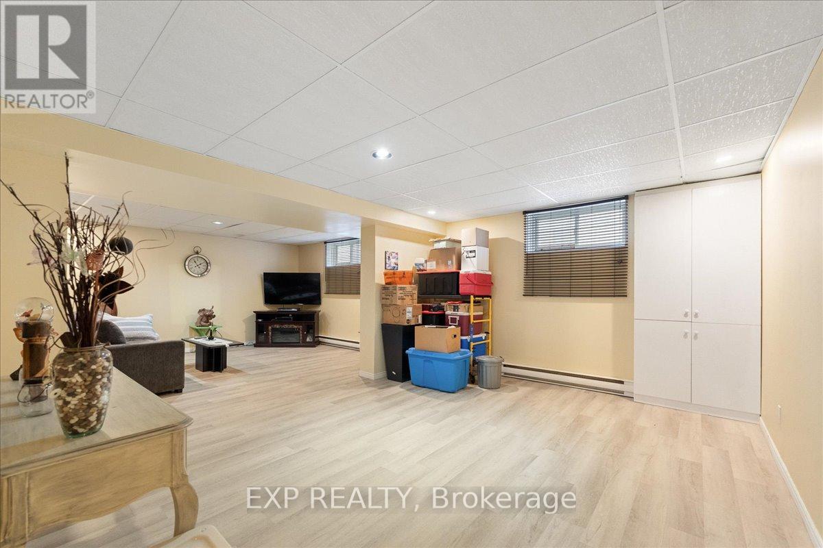 213 Longueuil Street Property Photo 33