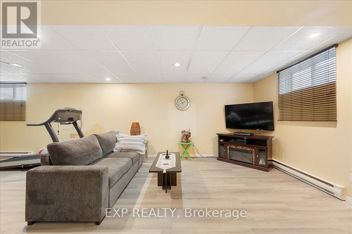 213 Longueuil Street Property Photo 34
