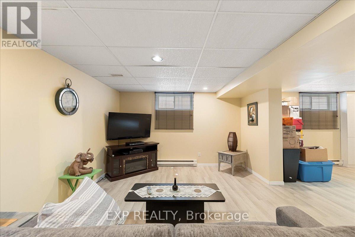 213 Longueuil Street Property Photo 35