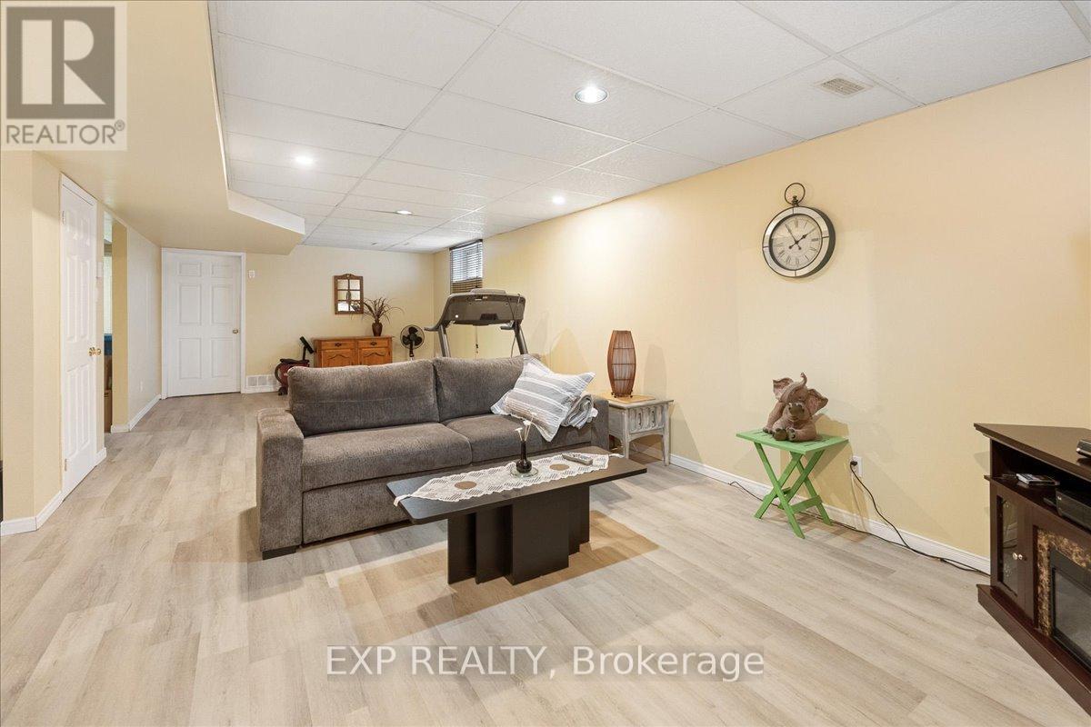 213 Longueuil Street Property Photo 36