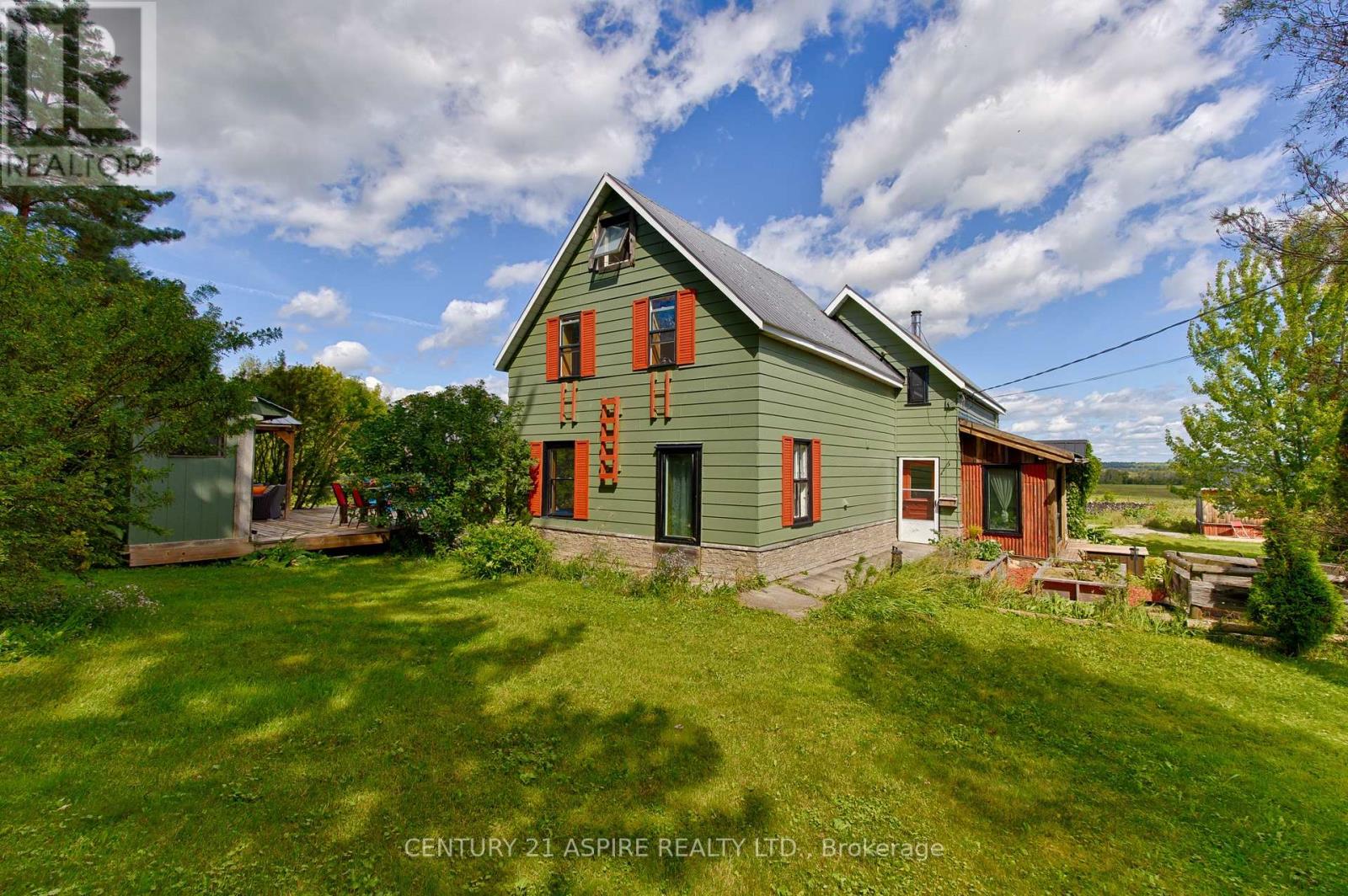 2552 Micksburg Road Property Photo 1