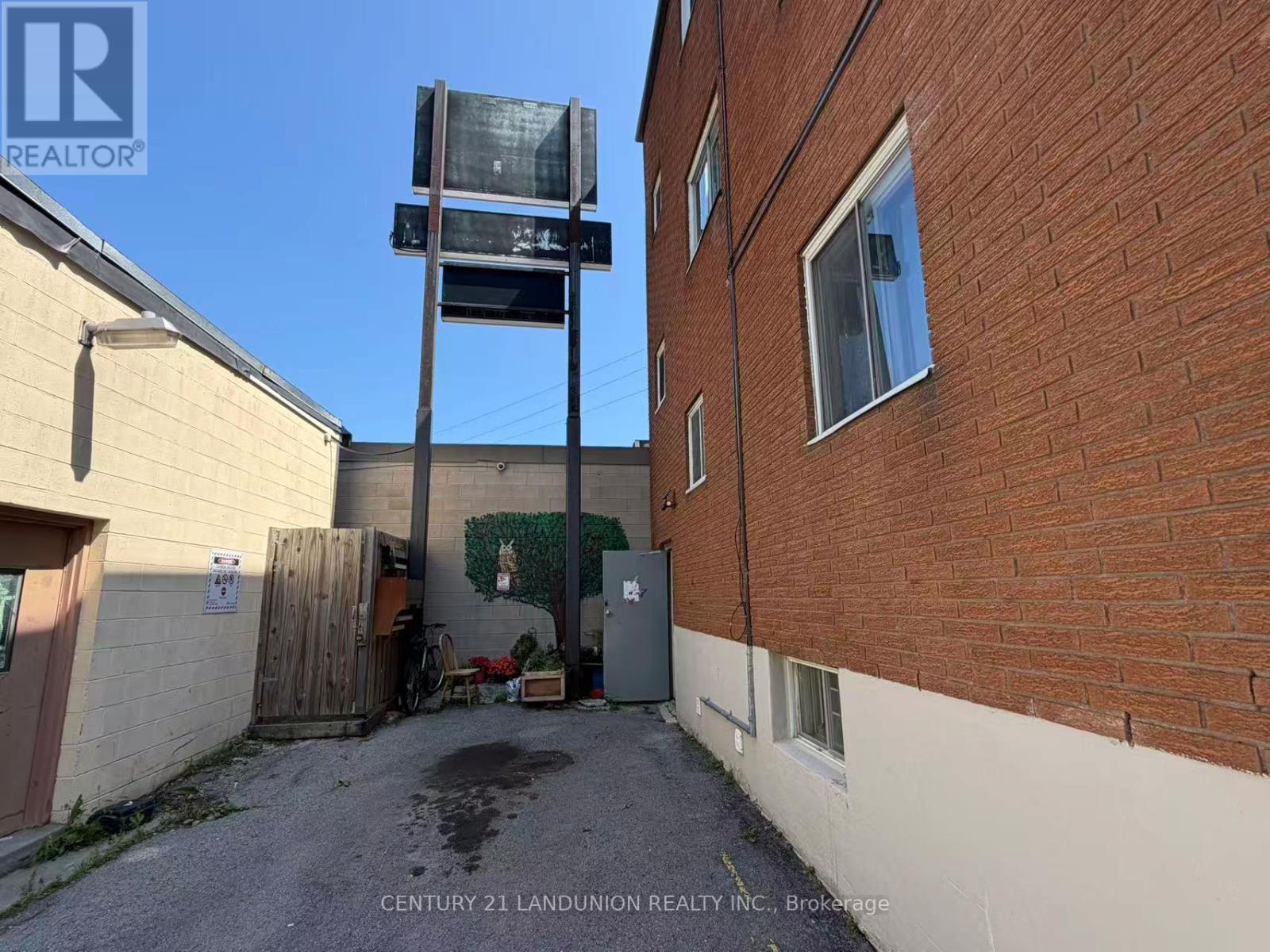 442 Macdonnell Street Property Photo 7
