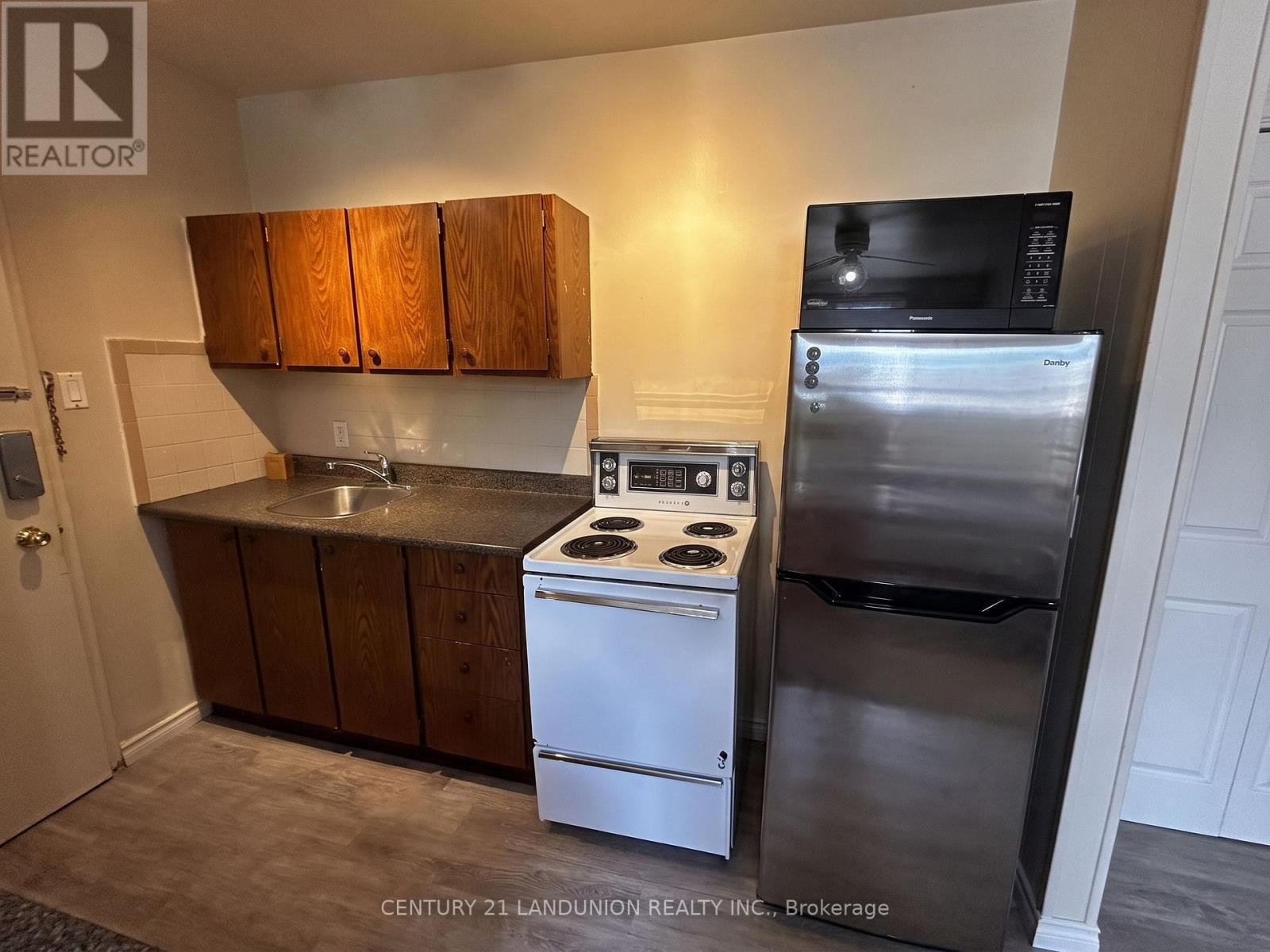 442 Macdonnell Street Property Photo 33