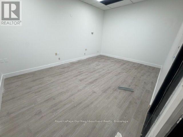 245 - 1135 Lansdowne Street W Property Photo 19