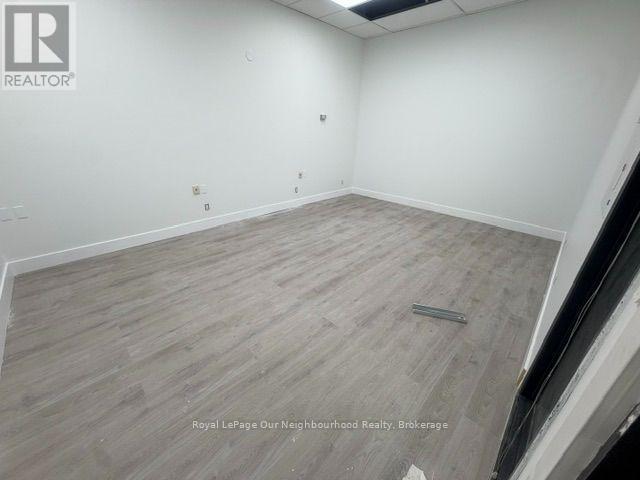 245 - 1135 Lansdowne Street W Property Photo 20