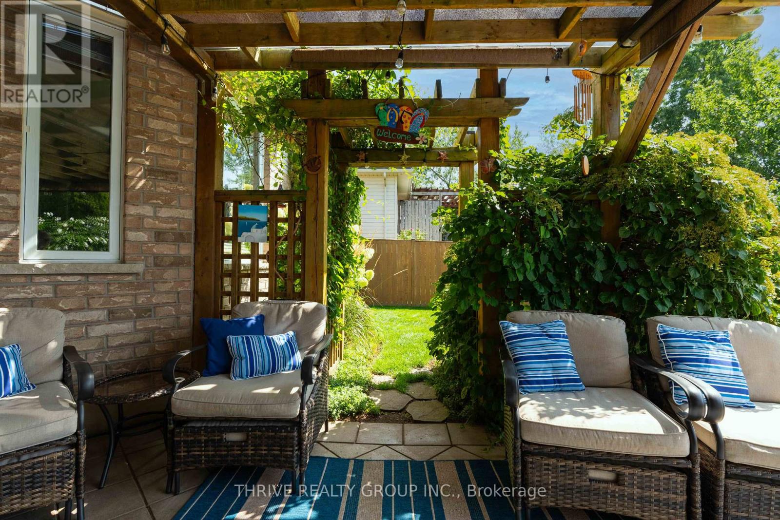 175 Forest Grove Crescent Property Photo 13