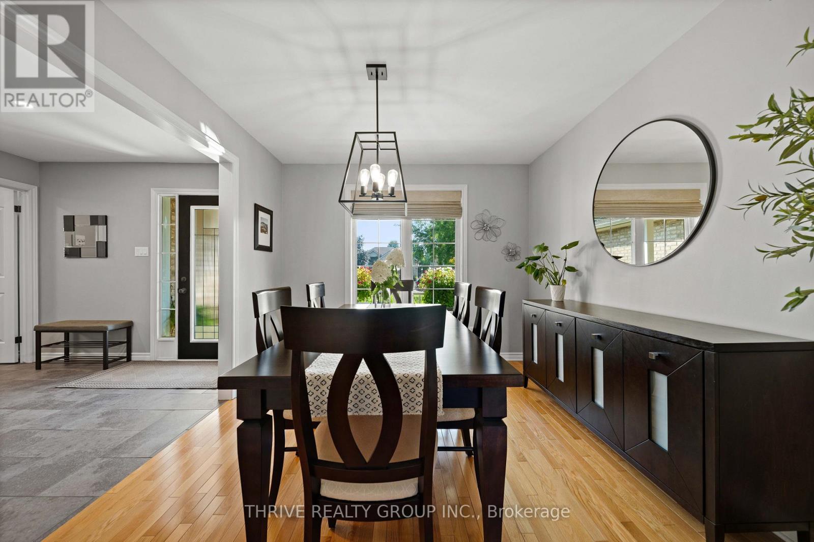 175 Forest Grove Crescent Property Photo 25