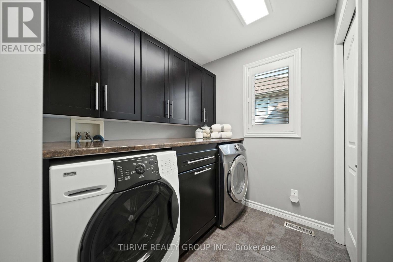 175 Forest Grove Crescent Property Photo 29