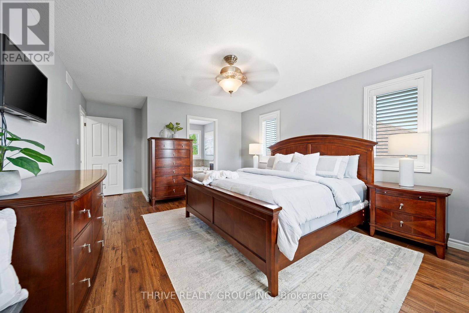 175 Forest Grove Crescent Property Photo 33