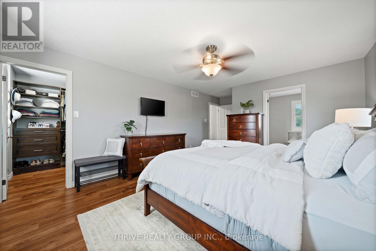 175 Forest Grove Crescent Property Photo 34