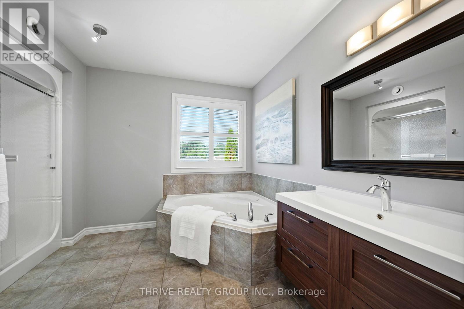 175 Forest Grove Crescent Property Photo 36