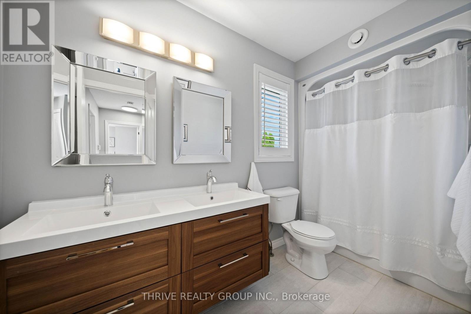 175 Forest Grove Crescent Property Photo 41