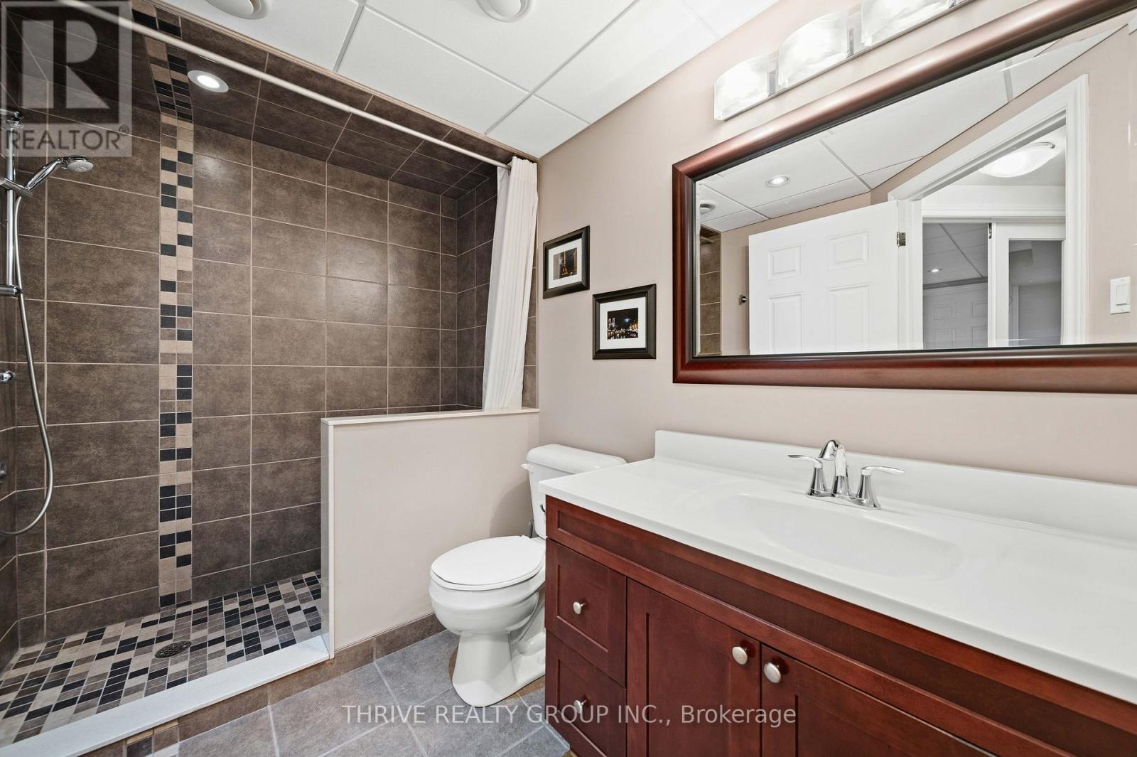175 Forest Grove Crescent Property Photo 48