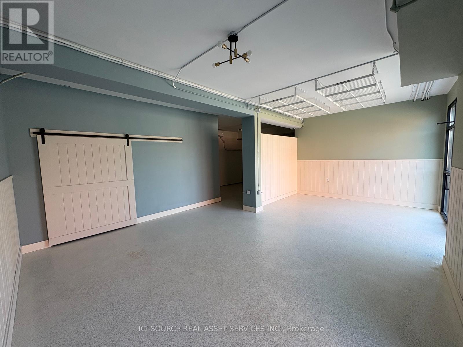 Unit 4 - 2 Talbot Street S Property Photo 8