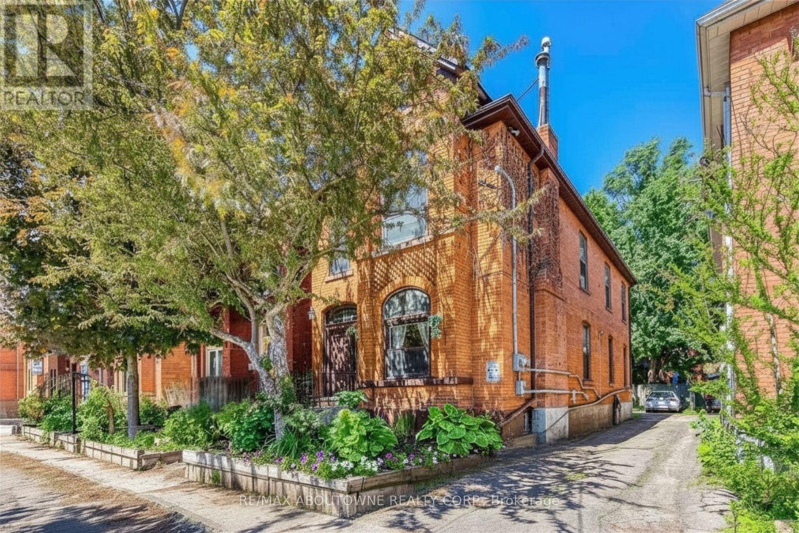 100 GRANT AVENUE Property Photo 1